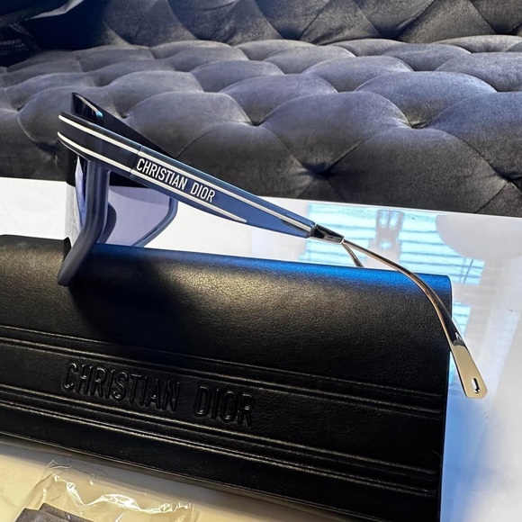 DIORCLUB M2U
Shiny Blue / Blu Mirror - Picture 2 of 10